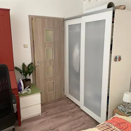 Utulny Byt V Sirsom Centre - Cosy Apartment Lägenhet
